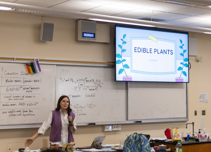 Edible plants-sophomore Darah Katz did a presentation on edible plants. She shared her passion on this topic, "I've been really interested in edible plants for a really, really long time," Katz said. "I don't even remember when it started."